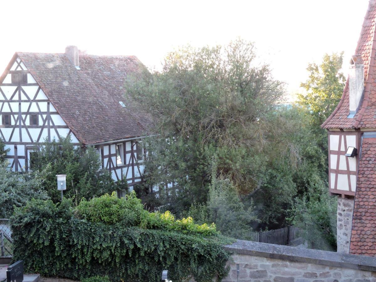 Turmstueble Im Torhaus Von 1545 Apartman Burgbernheim Kültér fotó
