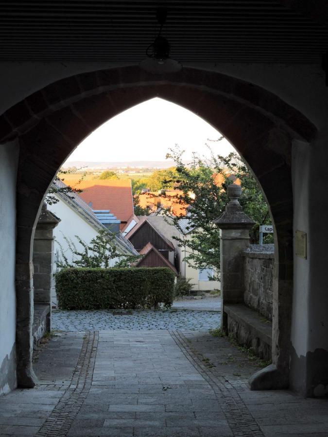 Turmstueble Im Torhaus Von 1545 Apartman Burgbernheim Kültér fotó